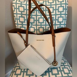 Authentic Michael Kors Tote